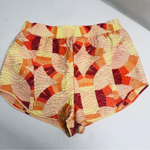 Free people movement Stylish Women's Patterned Shorts size L - Picture 2 of 10